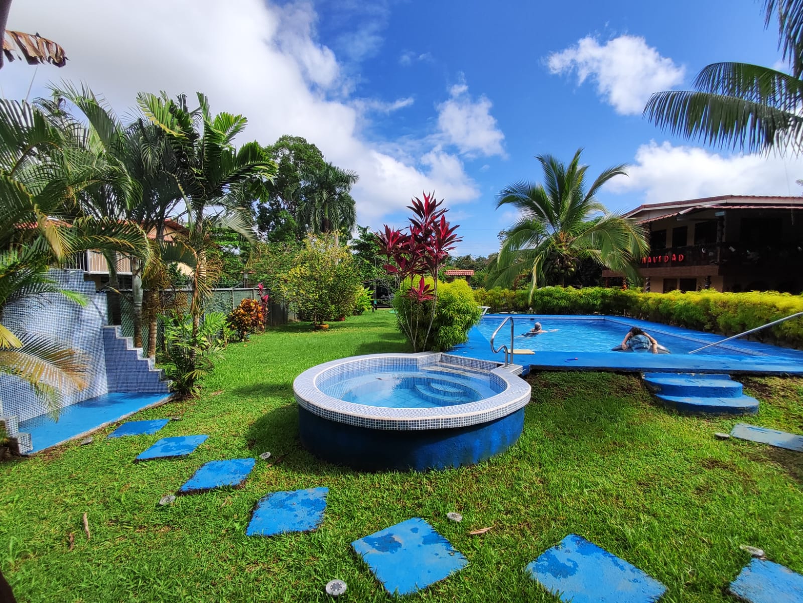 Diamond Paradise Lodge