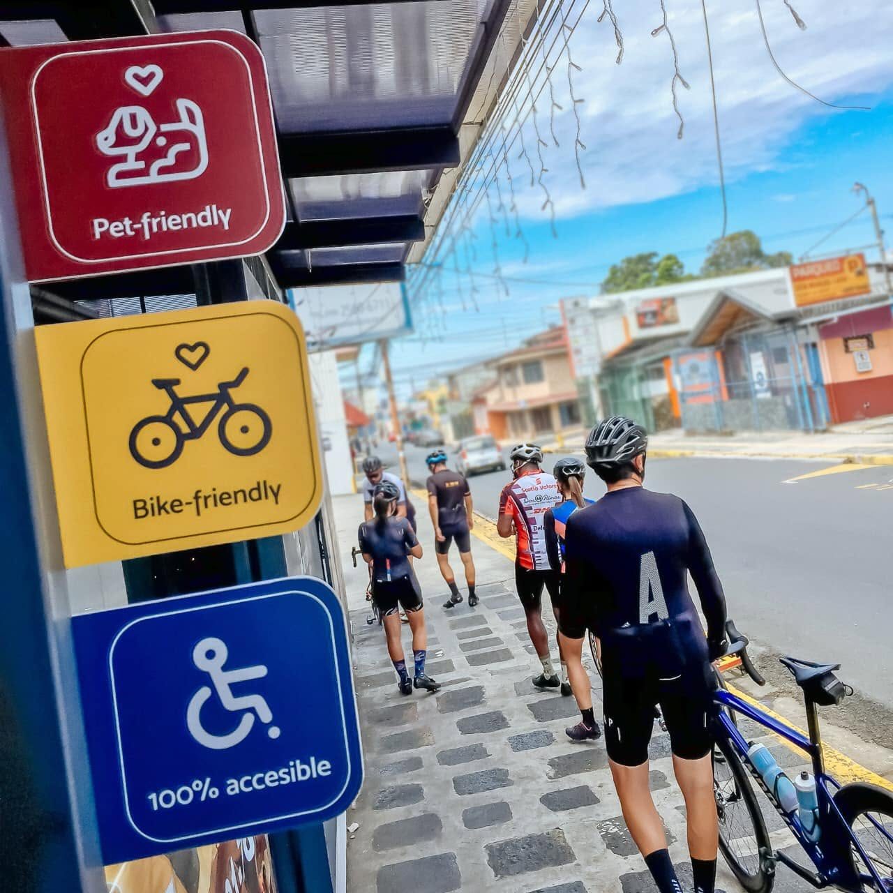 Estadero Bistró & Café