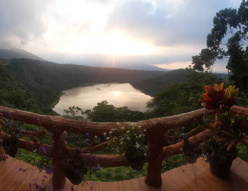 Restaurante y Mirador Laguna Hule