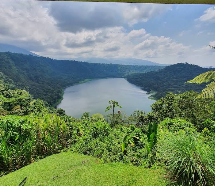 Restaurante y Mirador Laguna Hule