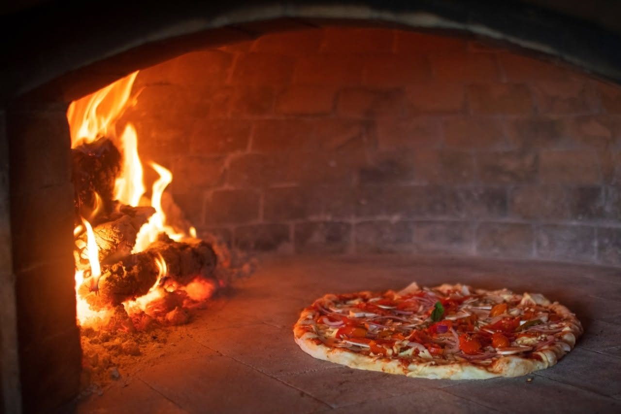 Los Juanchos Pizza a la Leña