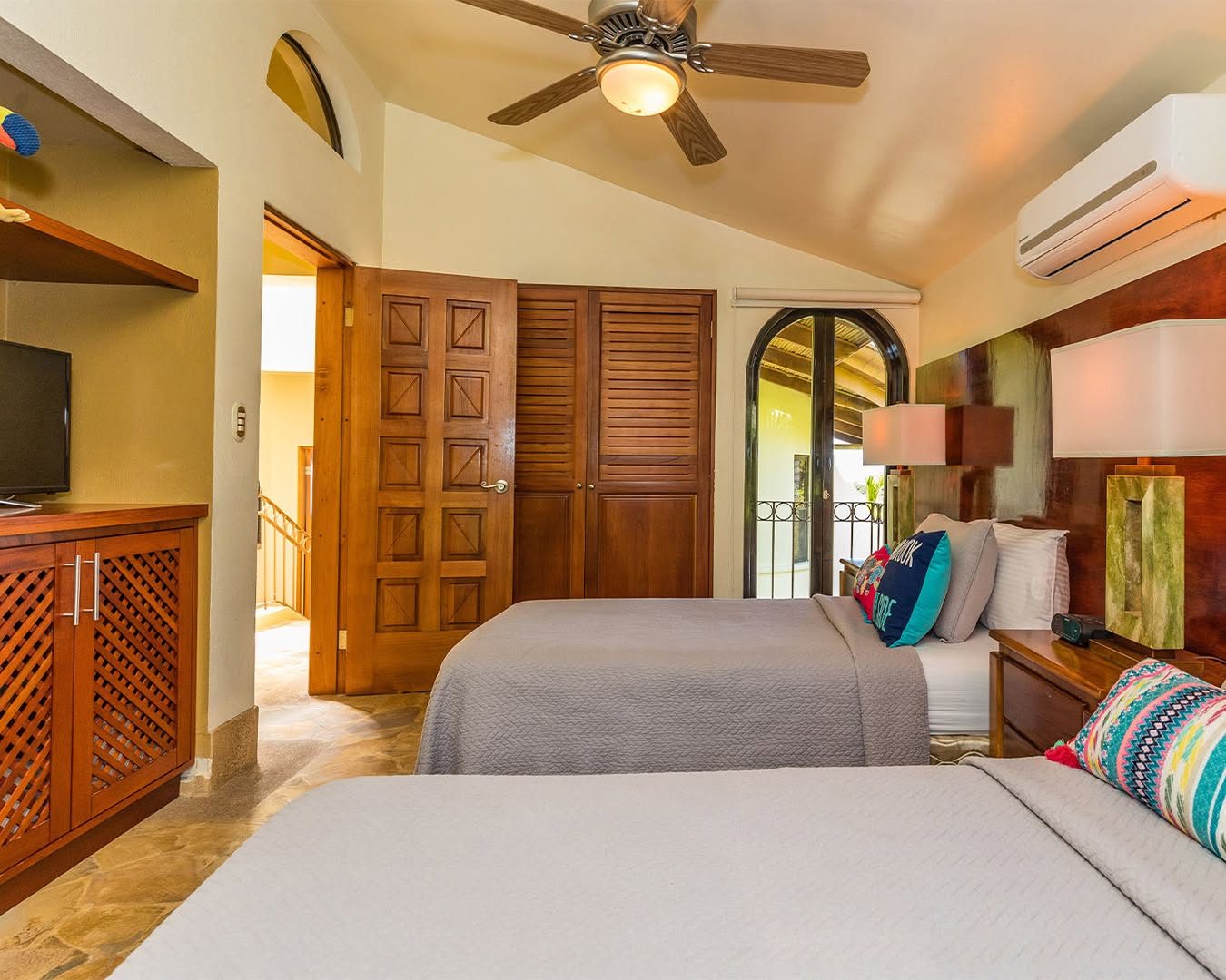 Tulemar Resort